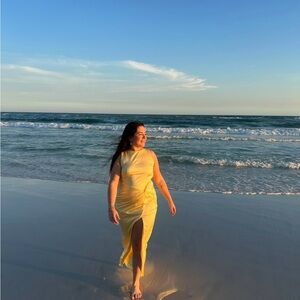 Elegant Yellow Sleeveless Dress